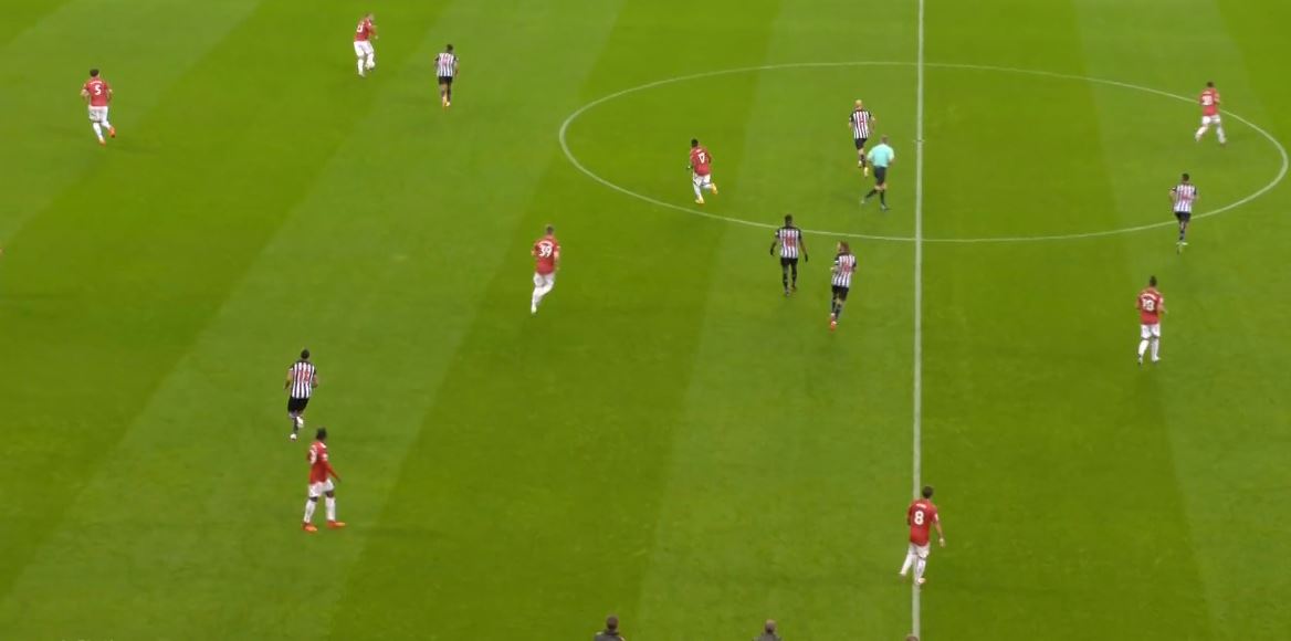 28:06 — Difficult PassHere, he tries to free up pressure by playing a lateral pass to the left for Shaw. However, he times it a little too late and it ends up being regressive, forcing Shaw to let it run past him.It was a good idea but the execution was lacking.