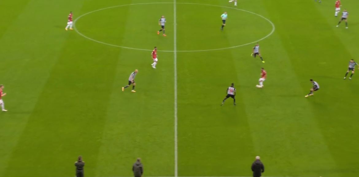 35:38 — Line-Breaking PassScott has the easier option of playing it to Bruno, Fred or even Maguire. Instead, he fizzes a beautiful pass to Mata who doesn& #39;t even have to move from his spot. It results in James breaking away and AWB& #39;s cross–shot in the end.