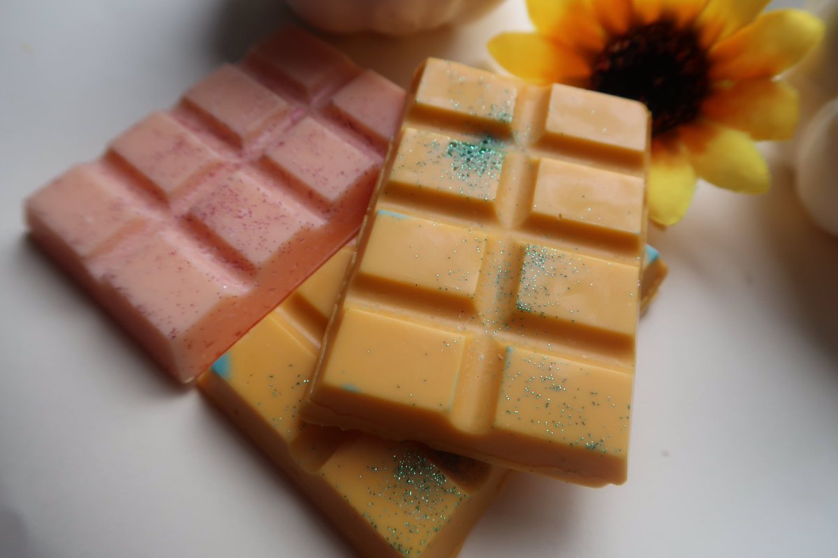  @wickcraftWick is based in Kildare and makes soy wax melts that look so good you could eat them. They're also environmentally conscious, plastic free and use biodegradable glitter!  https://www.etsy.com/ie/shop/WickcraftandWickery