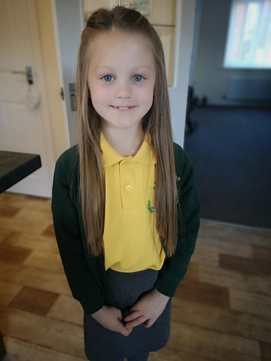 AliceHouseHosp's tweet photo. A huge thank you and well done to the amazing 7 year old Harper Holtom! Harper bravely decided to have her beautiful hair cut to raise funds for Alice House Hospice and raised a fantastic £758 as well as donating her hair to the @LPTrustUK. 💜💜 https://t.co/NdKbv8AyW9