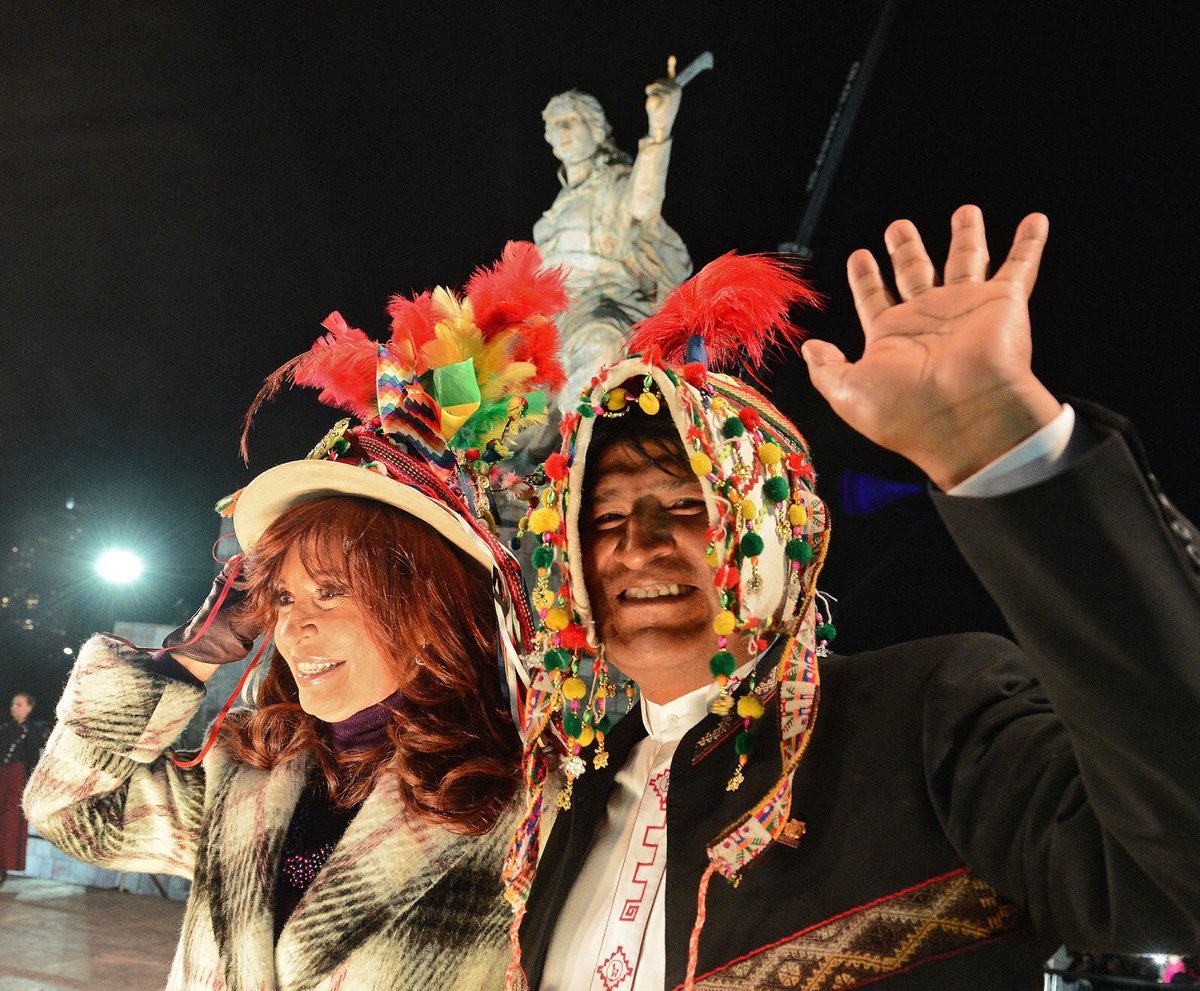 Buen lunes para todos y todas. Felicitaciones a Lucho Arce y David Choquehuanca que, junto a Evo, construyeron en Bolivia un gran triunfo popular. La Patria Grande feliz.