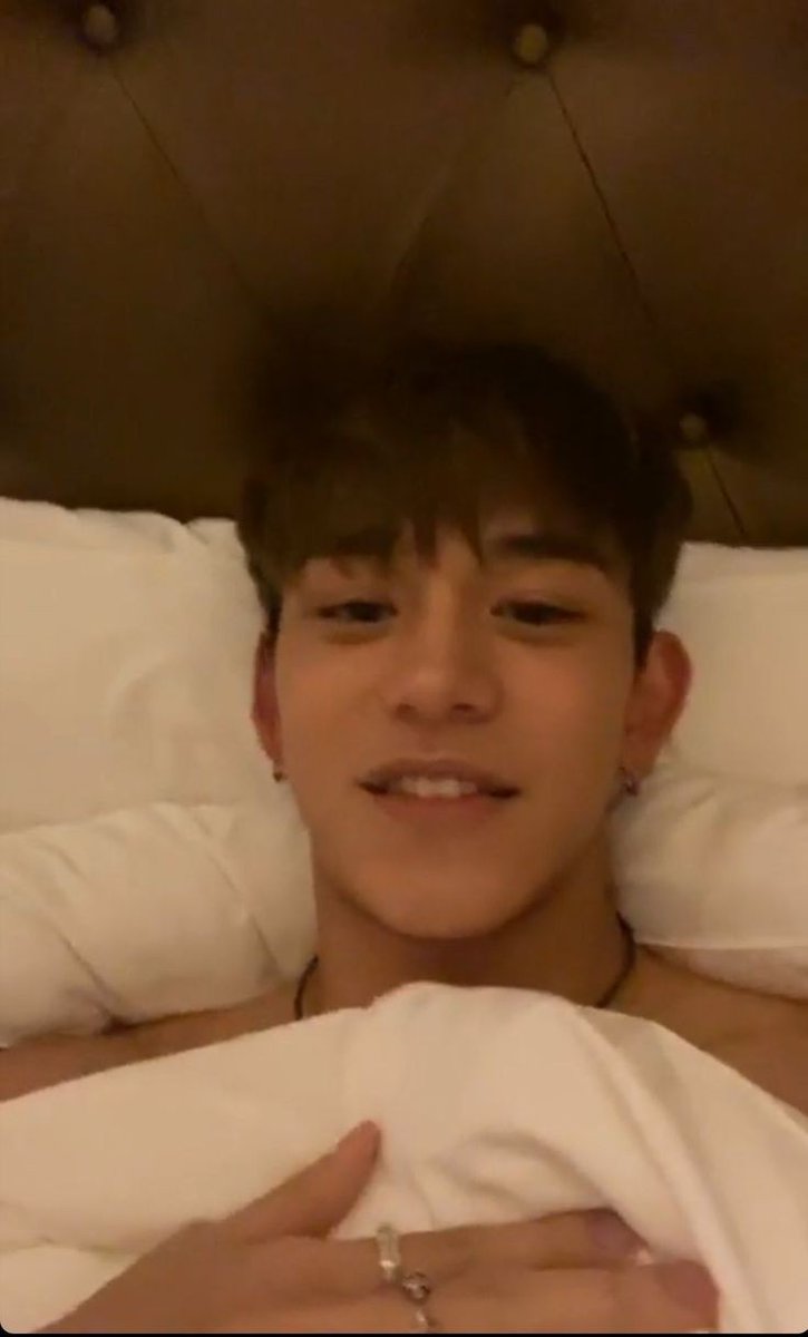 Slmt mlm kmu ! Jngn lupaa mkn mlm, jngn bgdangg lgii nntii skitt.

Fambestt?dm
#roleplayerindonesia