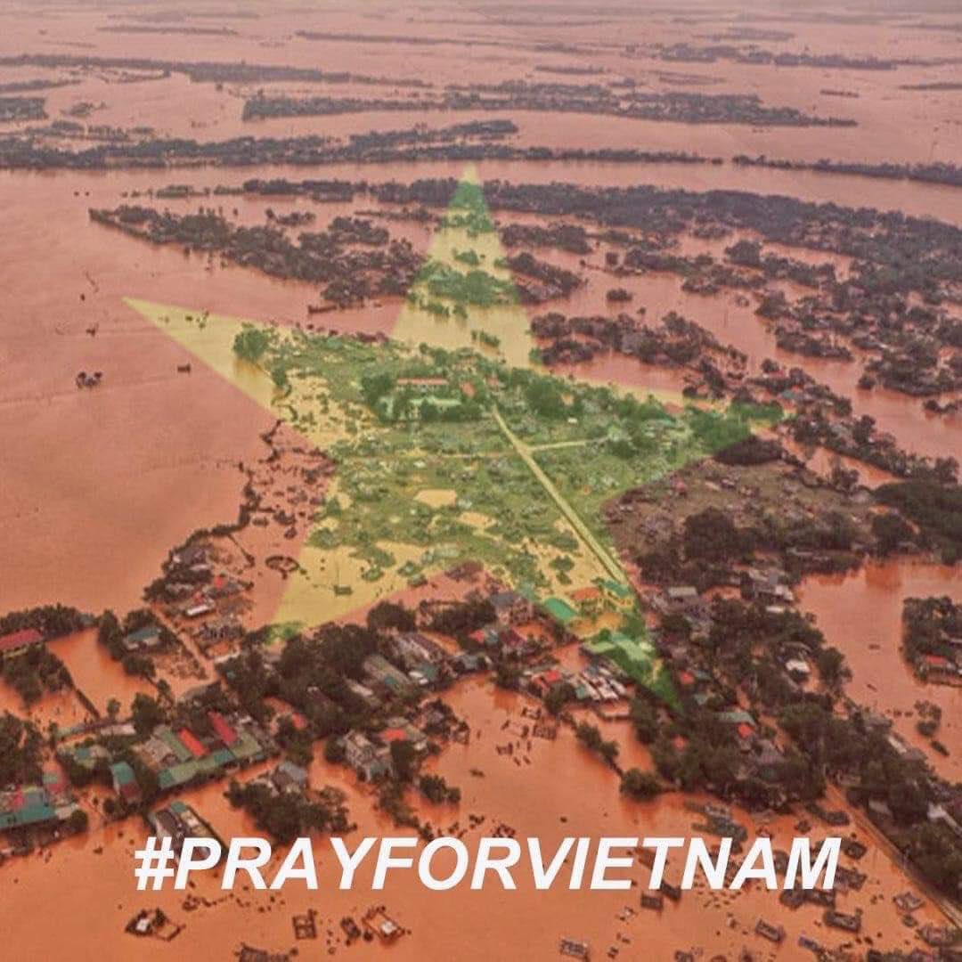 CallmeCrispcrab's tweet image. Our country have defeated the virus for months now then... the flood came and took away innocent lives included civilians and soldiers who tried to rescue the survivals. 
Rest in peace their souls and send blessing to the people who lost their home.
#prayforvietnam