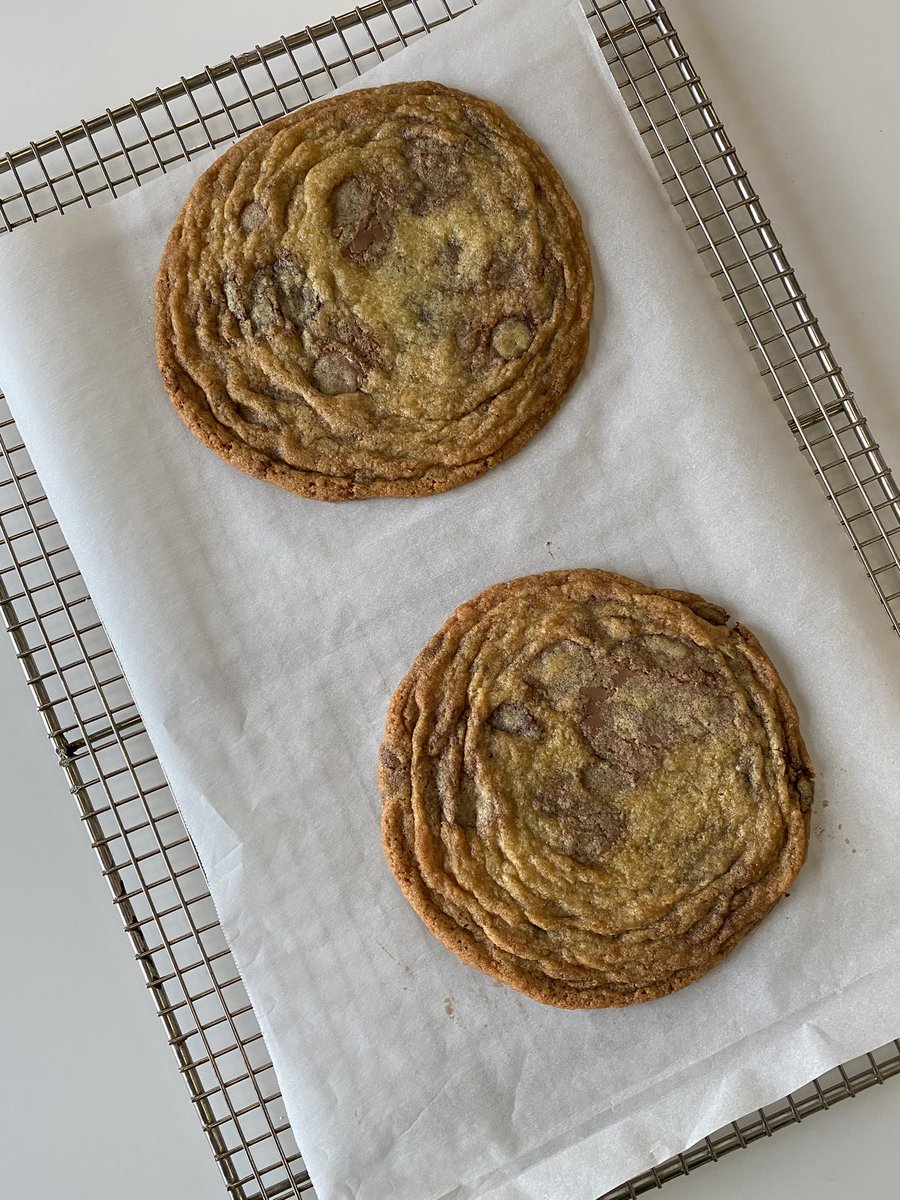 Não existe Cookie após Bang Cookie 🥊 Fui levar um de supresa pro Vinicius e ele disse “ nossa, que amassadinho!” 😂 E é isso mesmo! Ja fizeram essa receita nova? Tem no meu site raizacosta.com