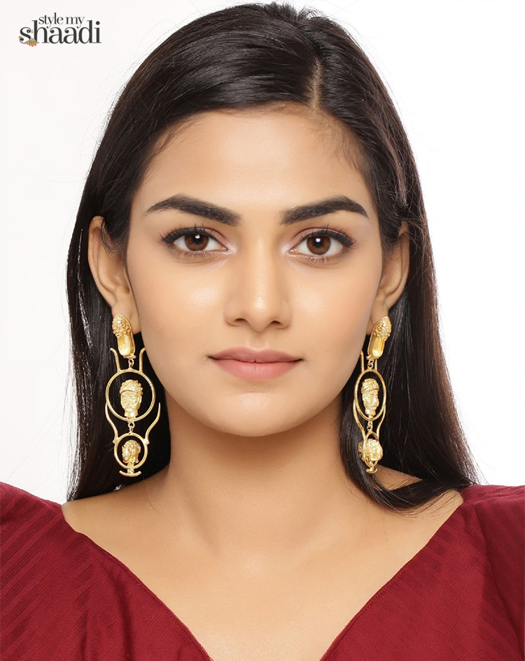 stylemyshaadi's tweet image. A quirky take on Indian traditions and cultures, these earrings are one of a kind and deserves a place in every fashionistas jewellery box!

#StyleMyShaadi #stylishearring #partywearjewellery #indianmakeup #makeuplooks #traditional #Earring #festive #navratrispecial #jewellery