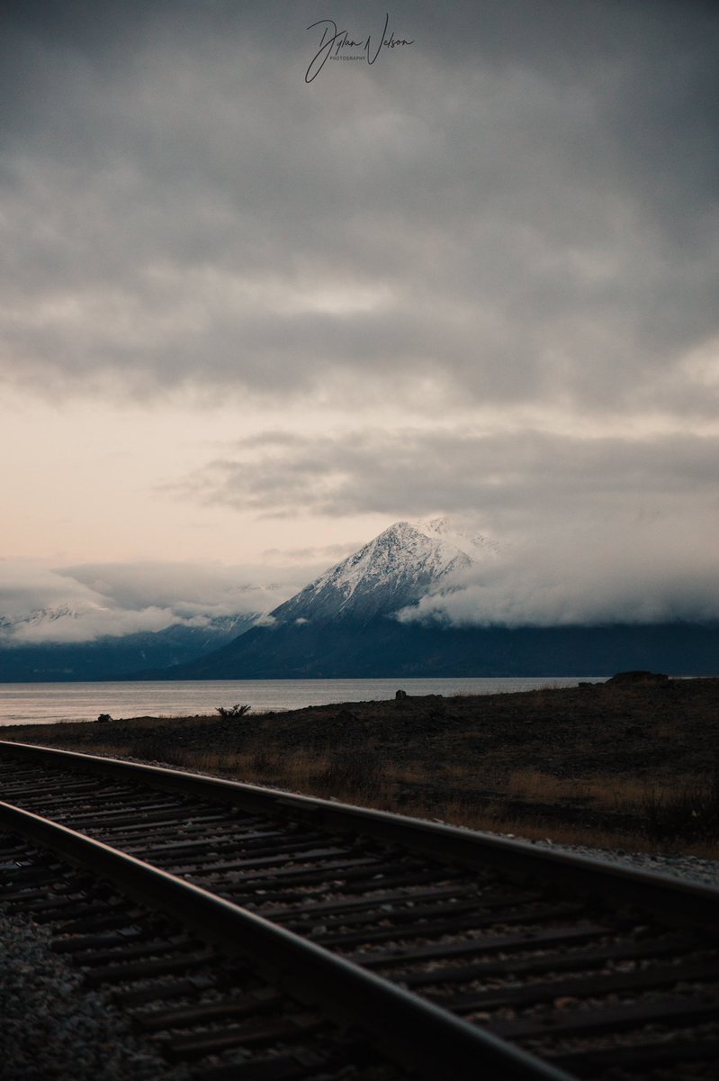PhotosbyDylan1's tweet photo. A short drive along the Seward Highway  in Anchorage, AK last night. https://t.co/Jw7xHLrCjW