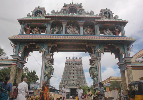 This is the Amirtaghateswarar-Abirami Temple at Thirukkadaiyur.