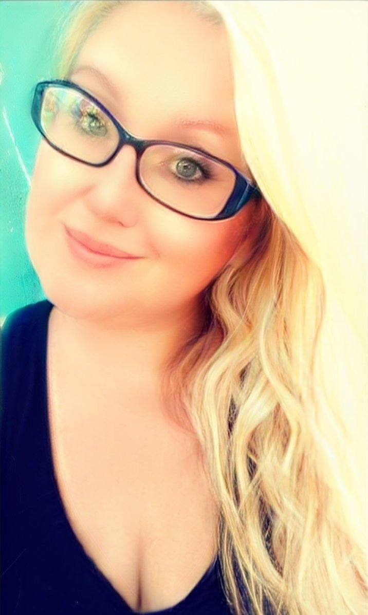 Crazy_ButCute2's tweet image. Wild ass hair.. Wild ass heart