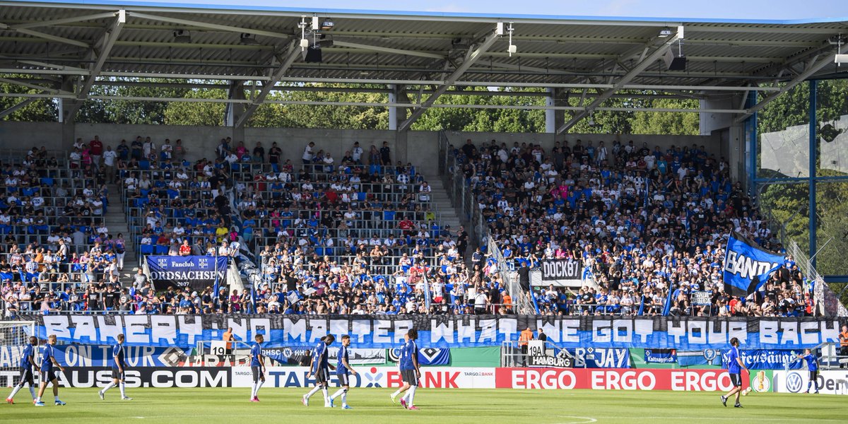 Both Hamburg clubs, arch-rivals HSV and St. Pauli, as well as both sets of fans, stood behind Jatta. 5/8