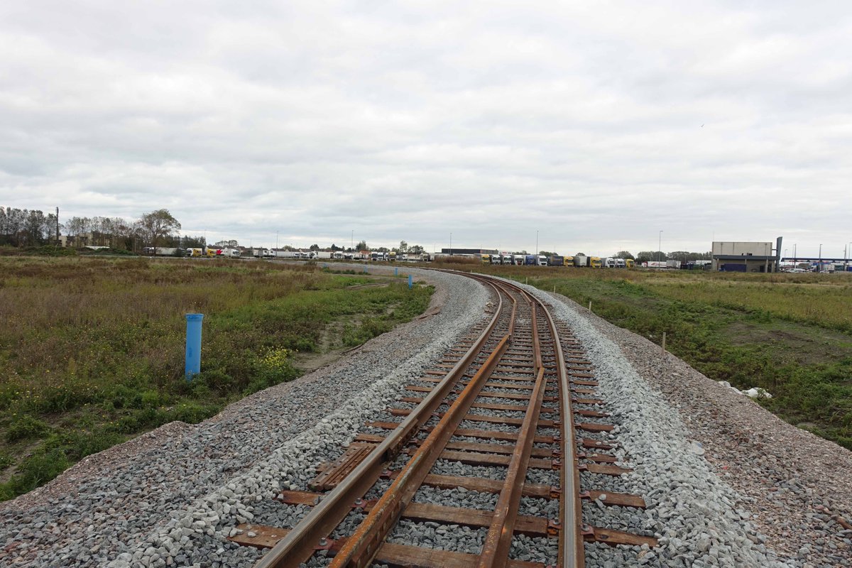 Parc d'activités de la Turquerie et Transmarck - Calais/Marck : réalisation d'une boucle ferroviaire pour @GrandCalais et installation de Calais Truck Stop bit.ly/37mQCB0