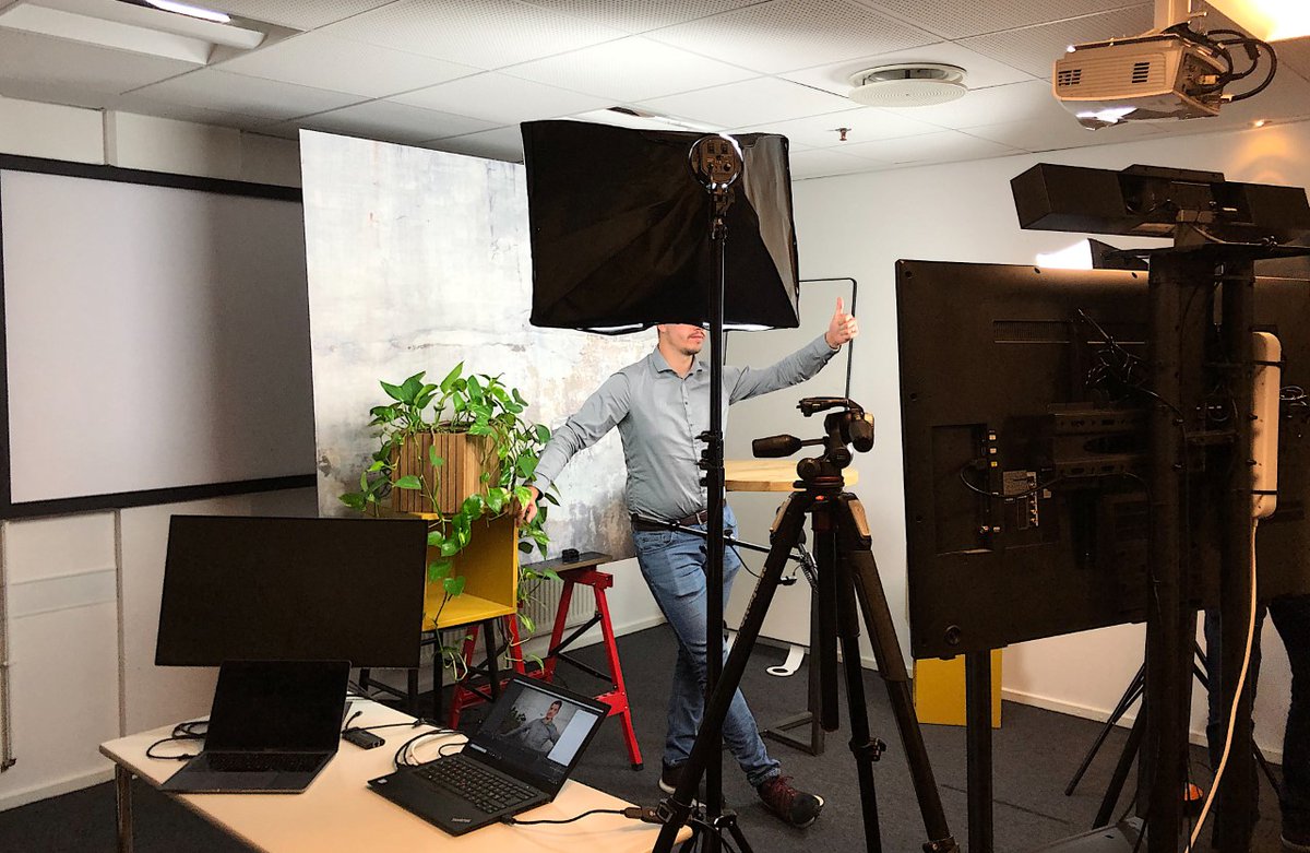 👍 because the stage is set! Beyond excited to "meet" our first cohort of 32 promising #startups tomorrow!