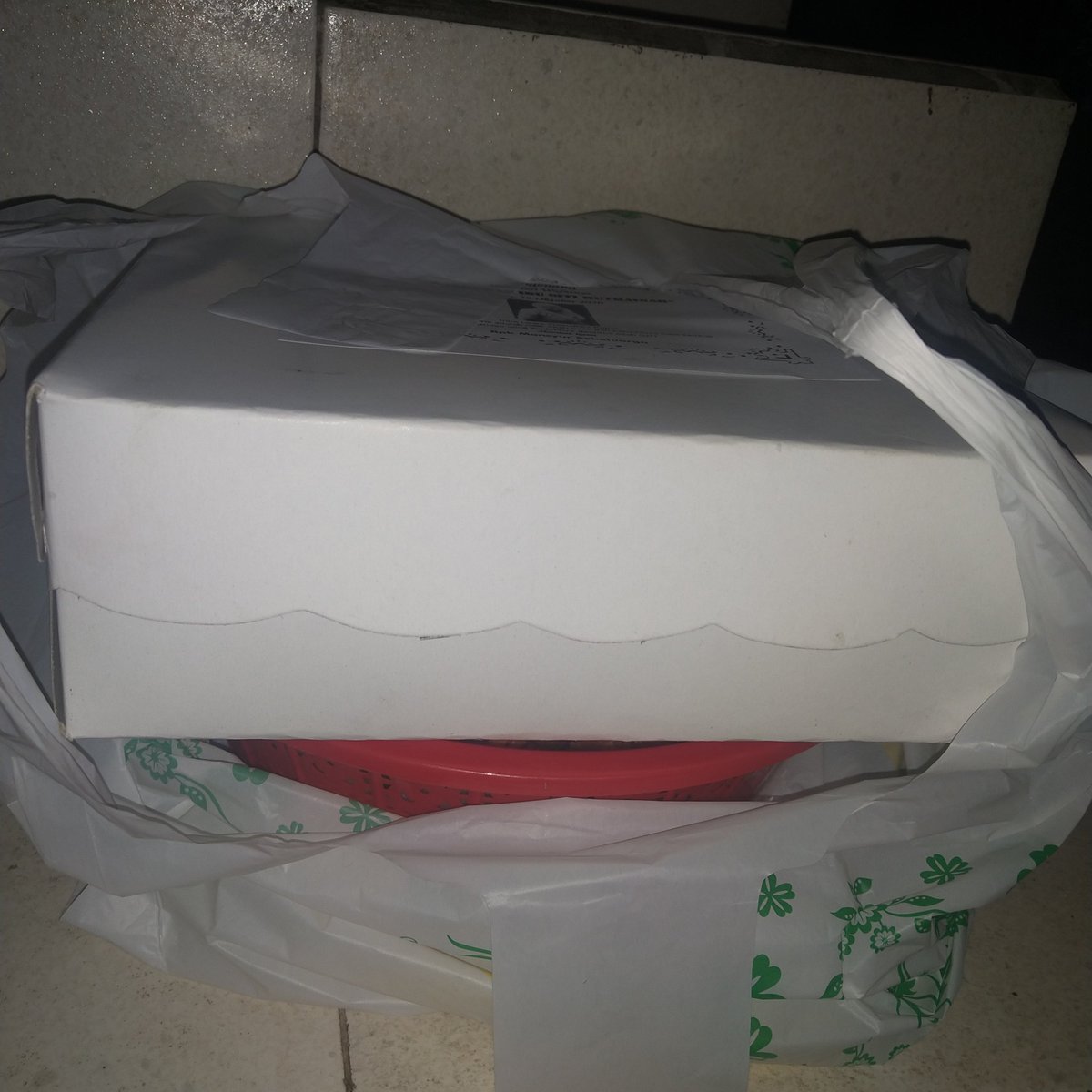 Undang-undang seng menguntungkan rakyat kecil mek undang-undang kenduren tok. Wes wareg oleh berkat pisan sak kopi+rokok e👍