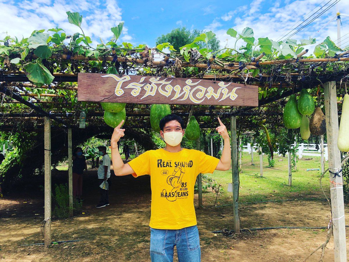 OreoChubChub's tweet photo. “การที่คนสมัยใหม่บอกว่าคนสมัยเก่ามีความรู้น้อยก็อาจเป็นจริง แล้วคนสมัยใหม่ดูถูกหรือเหยียดหยามคนสมัยเก่าก็มีสิทธิ์ แต่ถ้าพูดตามความจริงแล้ว สิทธิ์ที่จะเหยียดหยามคนรุ่นเก่าไม่ควรจะมี ด้วยเหตุว่าคนรุ่นเก่านี้เองทำให้คนรุ่นใหม่เกิดขึ้นมาได้” #พระราชดำรัส (ร.๙) https://t.co/PQERMS91RT