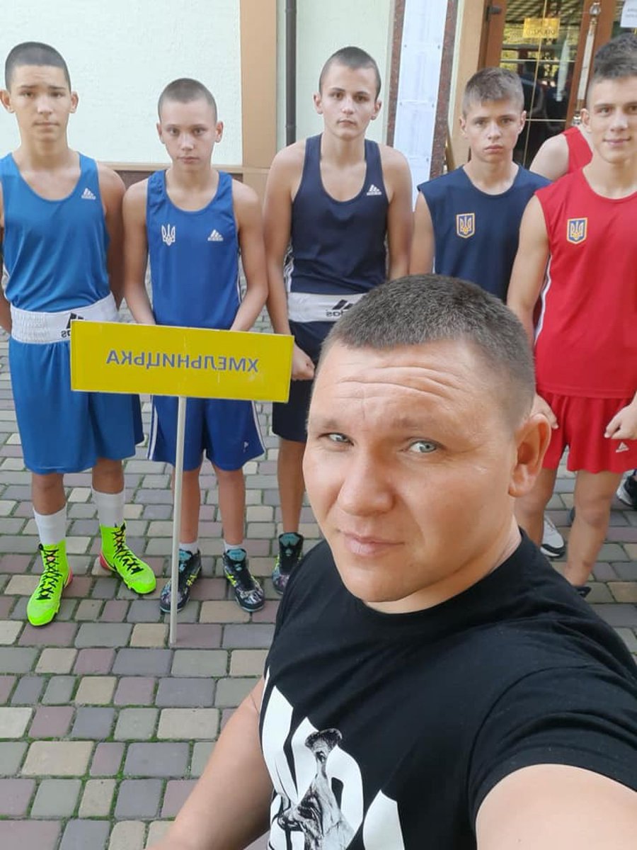 Вихованець Шепетівської ДЮСШ став чемпіоном України з боксу серед юніорів https://t.co/2tGIfhqngr
З 12 по 18 жовтня 2020 року у Запоріжжі проходив чемпіонат України з боксу серед юніорів. 275 юних боксерів нашої держави протягом семи днів виборювали звання найсильніших у 13-т... https://t.co/M5nK0YOxIs