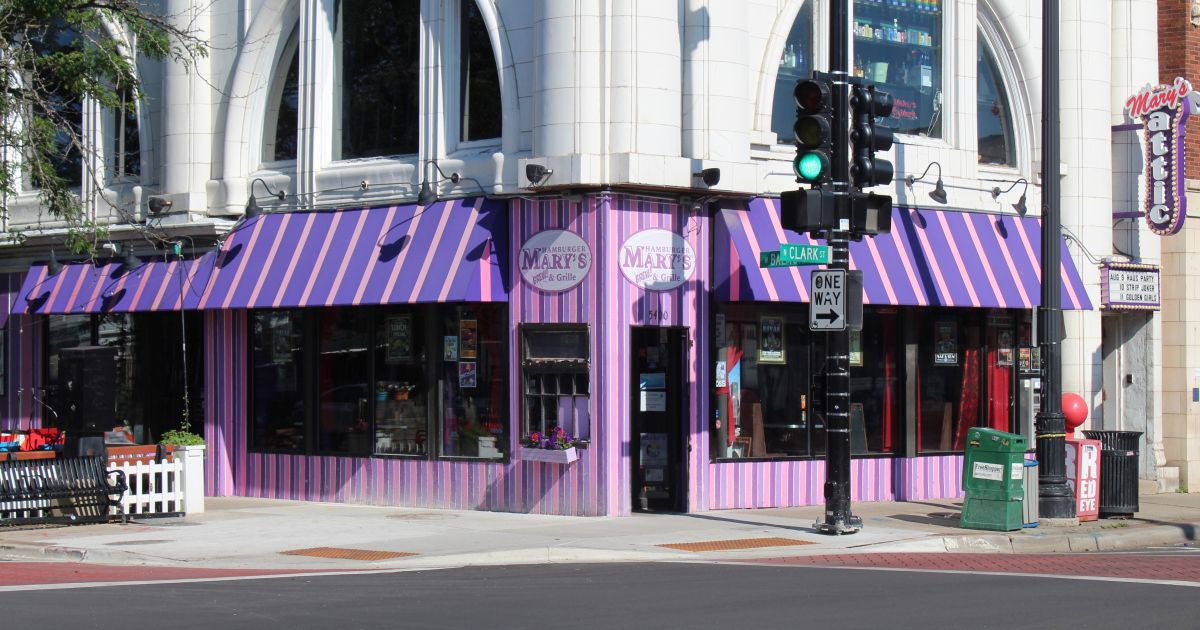 Hamburger Mary's is closing after 14 years in Andersonville. The owners said they will look for a new location after the pandemic. https://t.co/svEE9CdYt5 https://t.co/I9EnmiOb5y