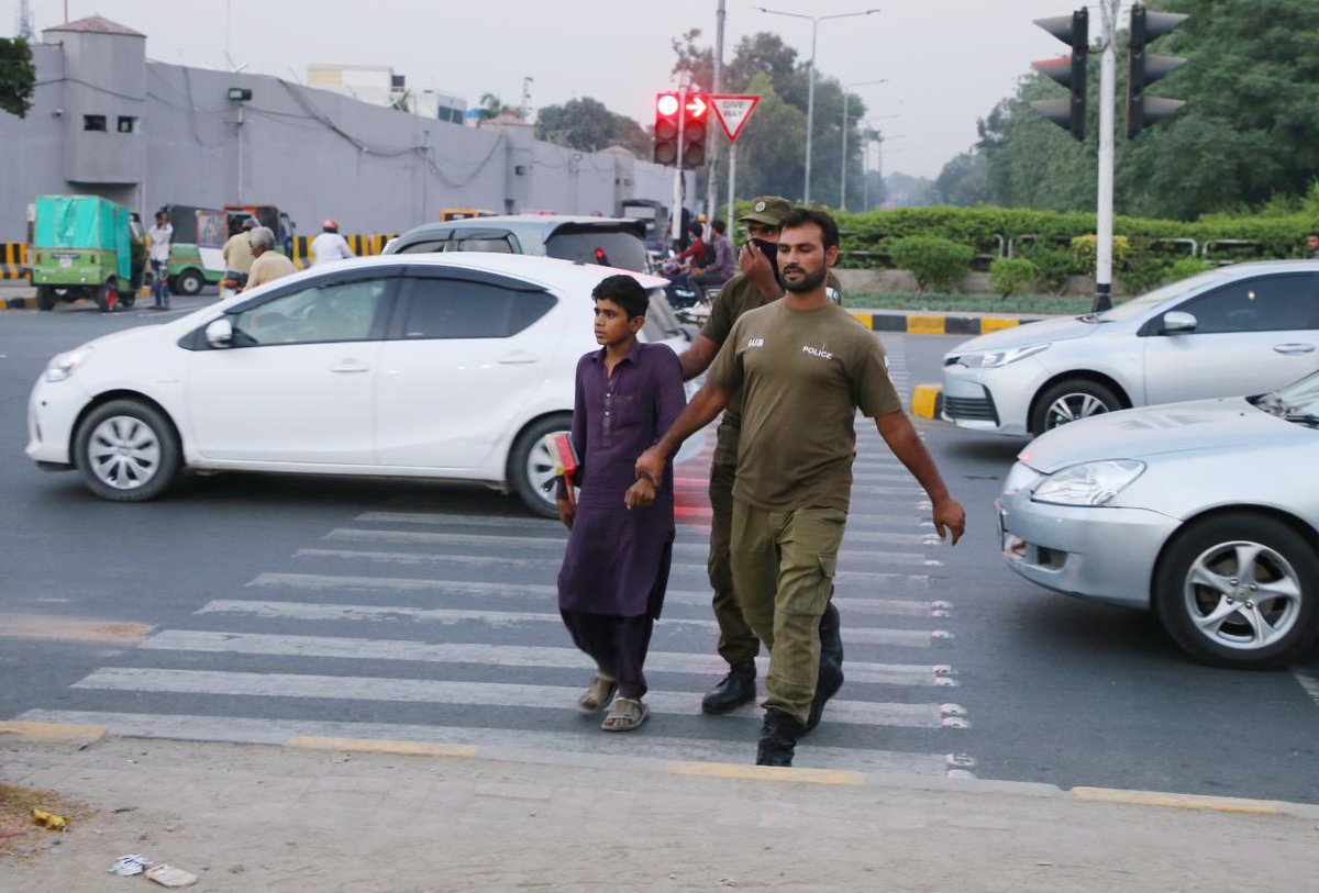 SarahAhmad_CPWB's tweet photo. At our child beggary rescue operation with my team &amp; @OfficialDPRPP Rescued around 20 child beggars today from different hot spots of Lahore who will now be taken to bureau &amp; rehabilitated. FIRs are being registered against their parents. https://t.co/rD6i3FddIm