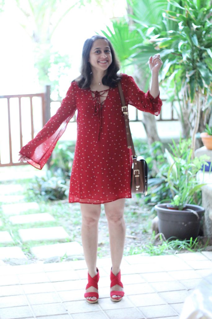 FashionFrappes's tweet photo. Cutest dress less than £2! https://t.co/DmfHFewEc0 via @eBay_UK 

#starprint #secondhanddress #longsleeve https://t.co/zgoZeHXM54