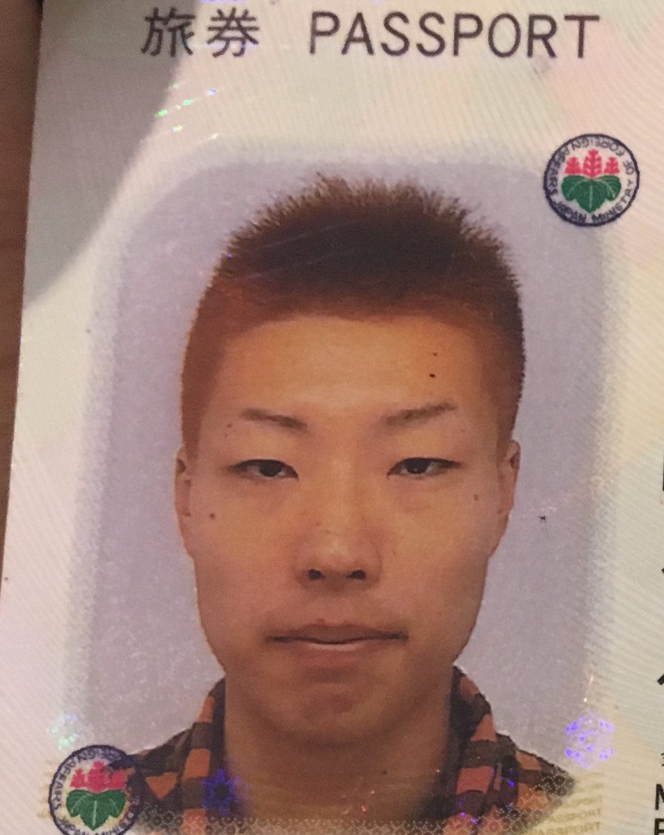 のつば わだみ 7年前のパスポートの写真 現在 かつて頭がオレンジだった和田が目元をオレンジにするというアレ 何が言いたいかっていうと 髪型と眉毛と化粧 とアプリ すごい