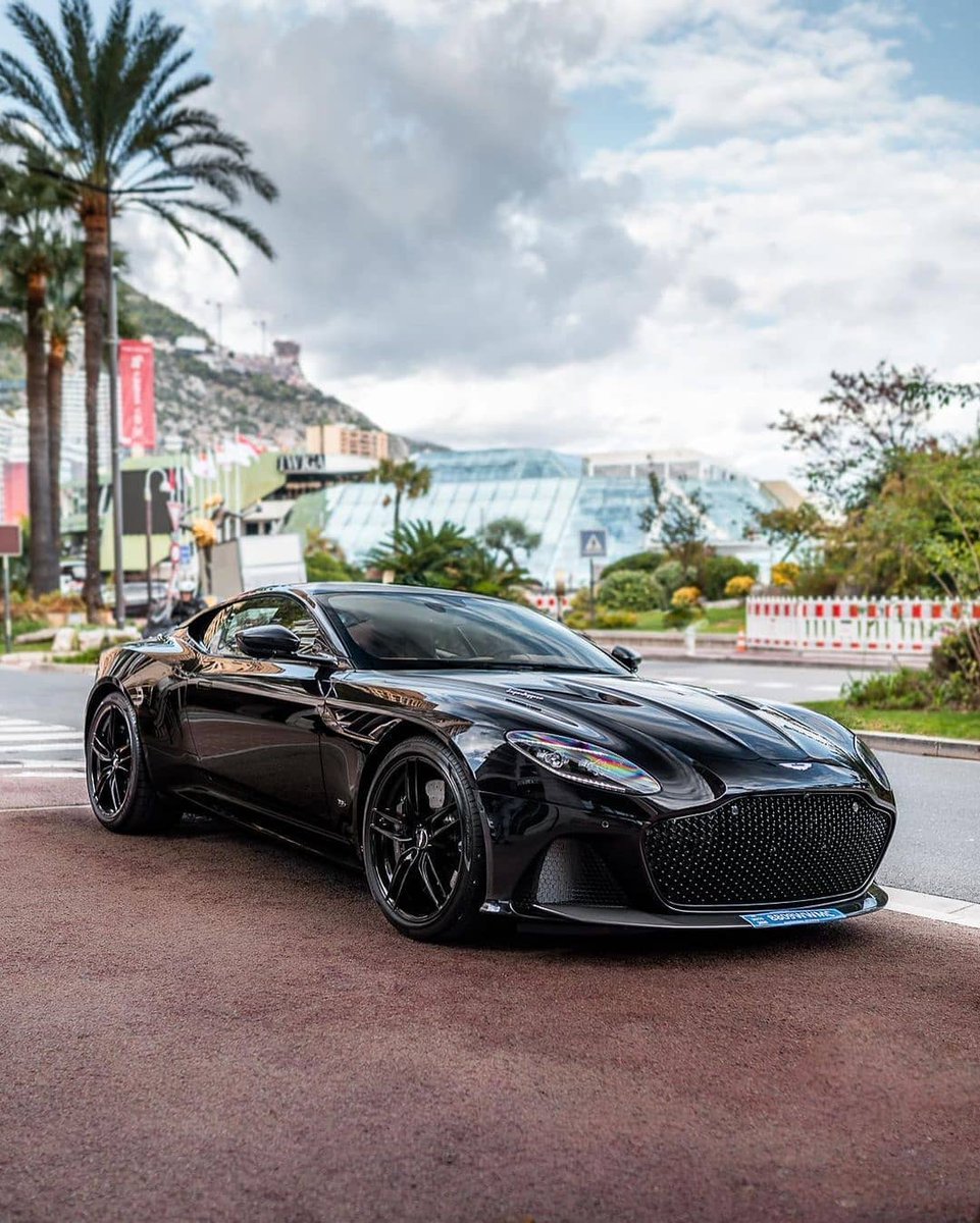 gmancarreviews's tweet image. The name is right there on the hood, Superleggera 😍 Onyx black makes this car look even nicer🔥

Photos Via: IG. styleshouldmatter #GCR