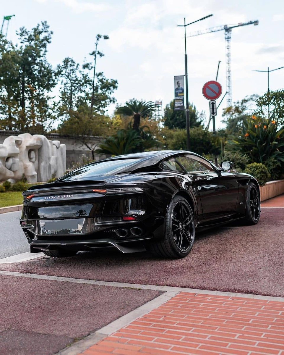 gmancarreviews's tweet image. The name is right there on the hood, Superleggera 😍 Onyx black makes this car look even nicer🔥

Photos Via: IG. styleshouldmatter #GCR
