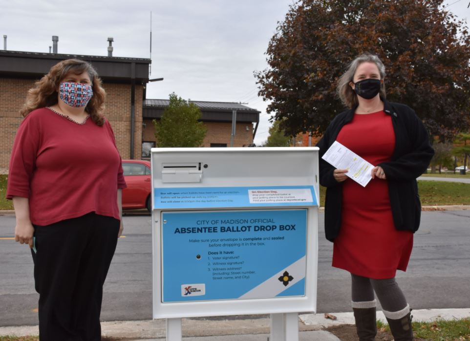 MayorOfMadison's tweet photo. I voted today, have you? Check out our safe, secure, convenient #DropBoxVoting options in 14 new locations! @MadisonWIClerk @MadisonWIFire #MadisonVotes2020 Get specific information here:
https://t.co/o8kQxKcENP https://t.co/M5ExZDsdUH