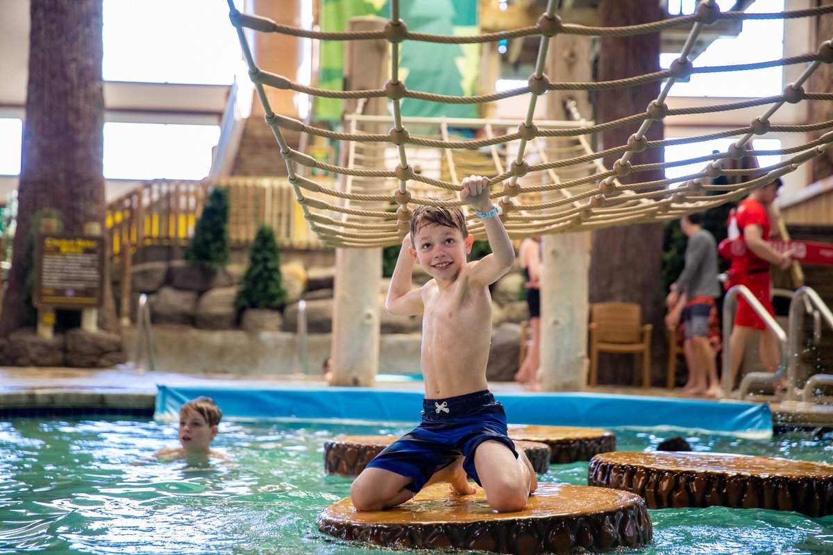 With many WI schools not in session this Thursday and Friday we're thinking .... staycations! Make it a long, fun weekend and come stay the night and splash around with us at the waterpark. New family memories are so close! Check out our package deals: https://t.co/E7i4PRuK7h https://t.co/SSL7qCurVd