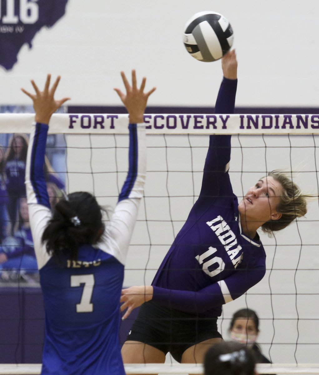 c_schanz's tweet photo. the @midwestathletic announced its all-conference volleyball teams today, and three from @fort_athletics made the list:
@FortkampPaige and Whitley Rammel both named to first team, while @kierrawendel20 received honorable mention. @FRHSvolley https://t.co/Y4fswnyRpc