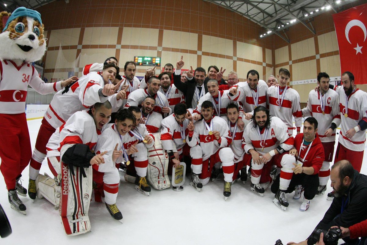 Madalyalar gelecek 😎 
Al bayrağımız tekrar göndere yükselecek 🇹🇷