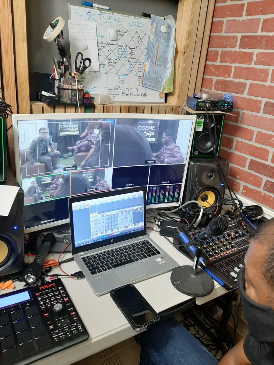 Anoche participé de un programa producido en su mayoría por jovenes estudiantes de comunicaciones, se empoderaron de un espacio abandonado y lo convirtieron en un estudio para grabación, un enorme orgullo, desde el corazón de Loiza pal Mundo.
Gracias <a href="/TvEstudio/">TuEstudioTV</a> ✊💚
#PatriaNueva