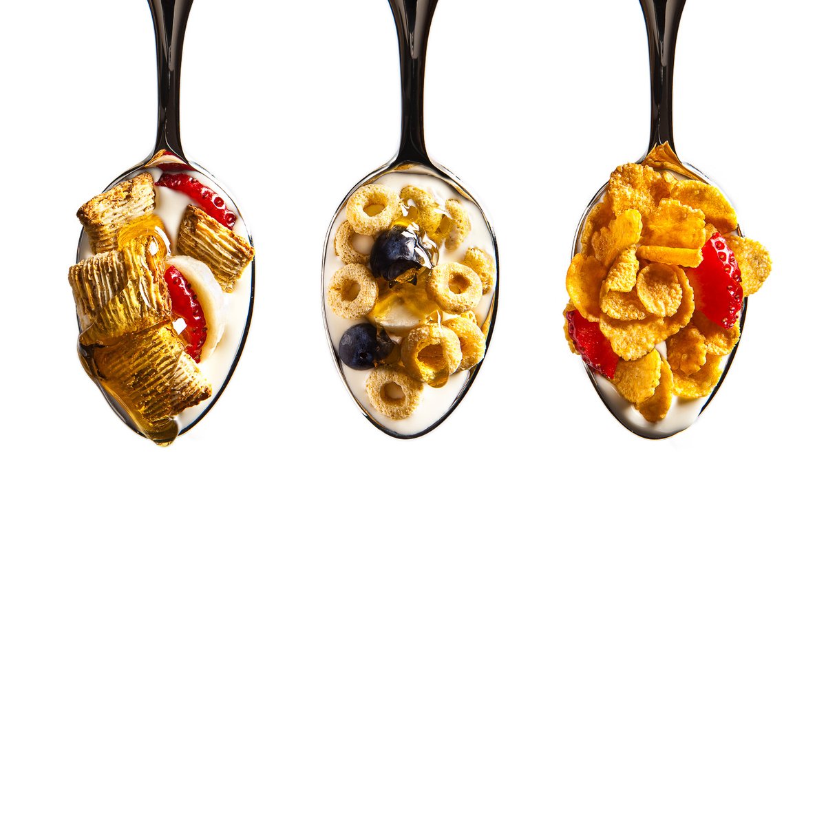 Battle of the Grains 🌾

Spoonful each of shredded wheat cereal with strawberries, honey and milk 🍓 whole grain toasted oat cereal with blueberry, honey and milk 🥣 and corn flakes with strawberries and milk 🥄