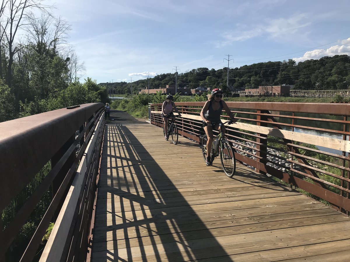RPCA_AlexVA's tweet photo. RPCA received two 2020 awards from the Virginia Recreation and Park Society – Four Mile Run Connector Bridge for Best New Facility and Kettle Park for Best New Environmental Sustainability! #sustainability #alexparklove #VirginiaParks https://t.co/fUrePEQ6In