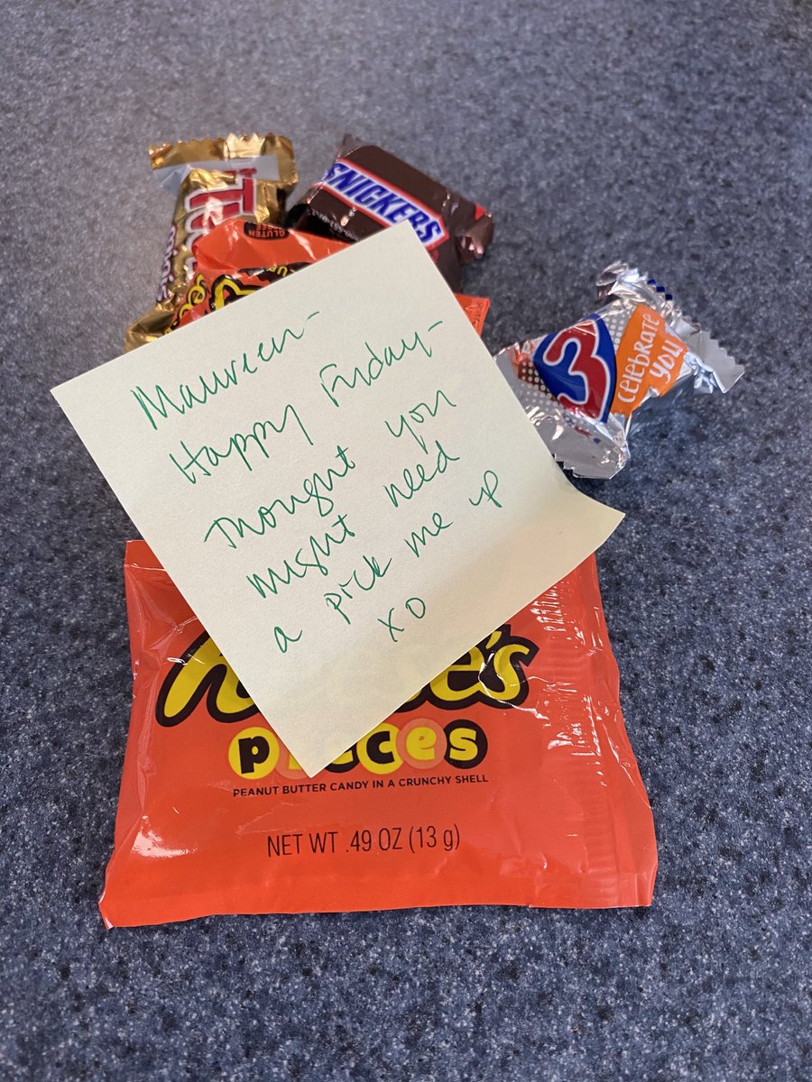 hallgal2's tweet photo. When you have a super awesome #rockstarlibrarian colleague who sends exactly what is needed! Thanks for the treat ⁦@staceybethr⁩ !! https://t.co/cd04qdEFQZ