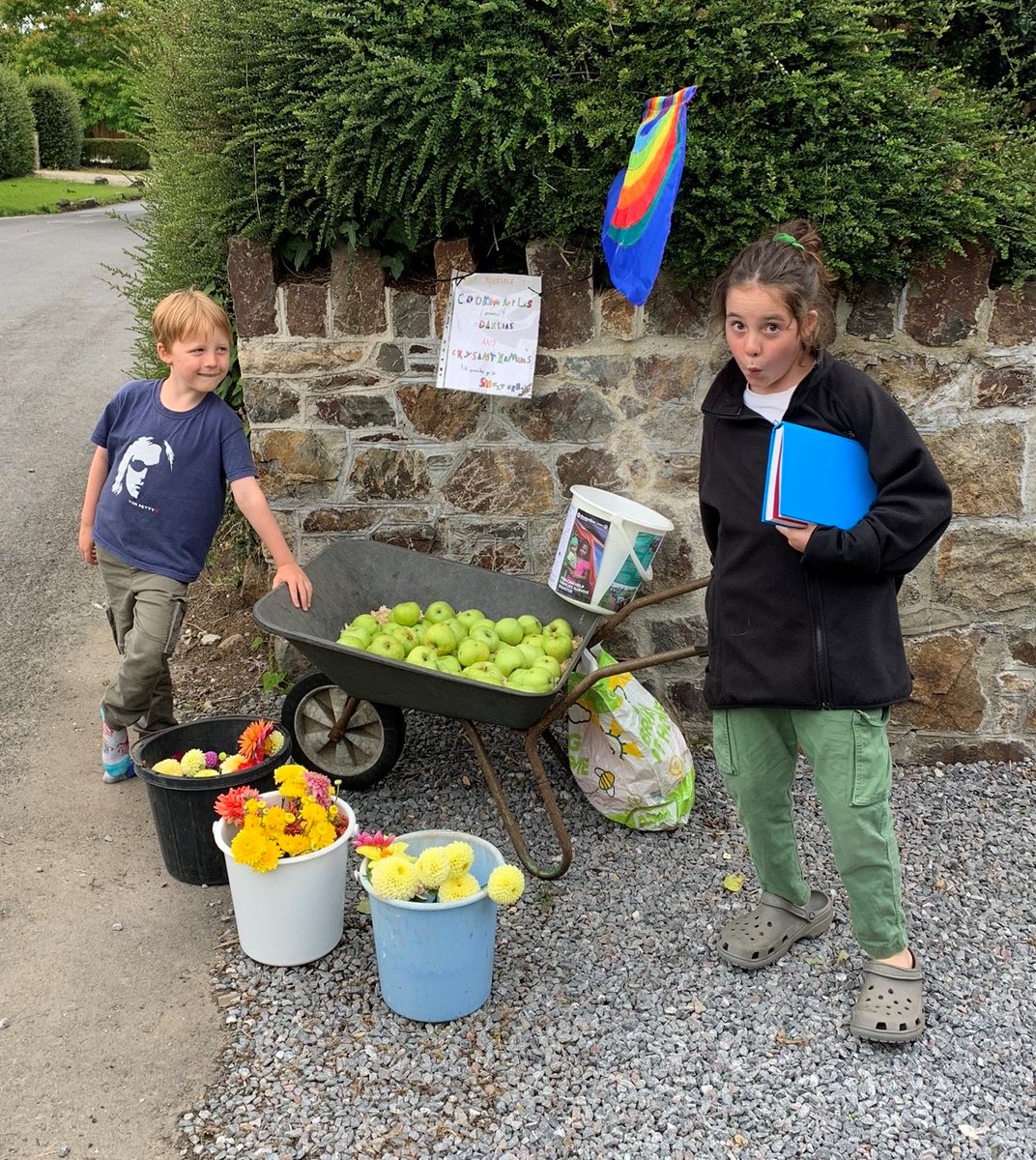 ShelterBox's tweet photo. When Evie and Torin found their grandparents had too many cooking apples, dahlias and chrysanthemums growing, they knew there was one thing to do – sell them for #charity! They raised an incredible £85 to support #displaced families around the world. Thank you, Evie and Torin! https://t.co/4eD3b8fAqN