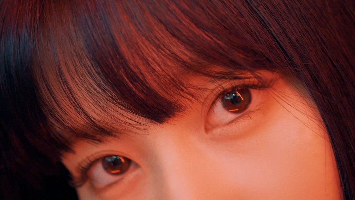 Hirai Momo's teaser [a thread] #EyesWideOpen  #ICANTSTOPME  @JYPETWICE