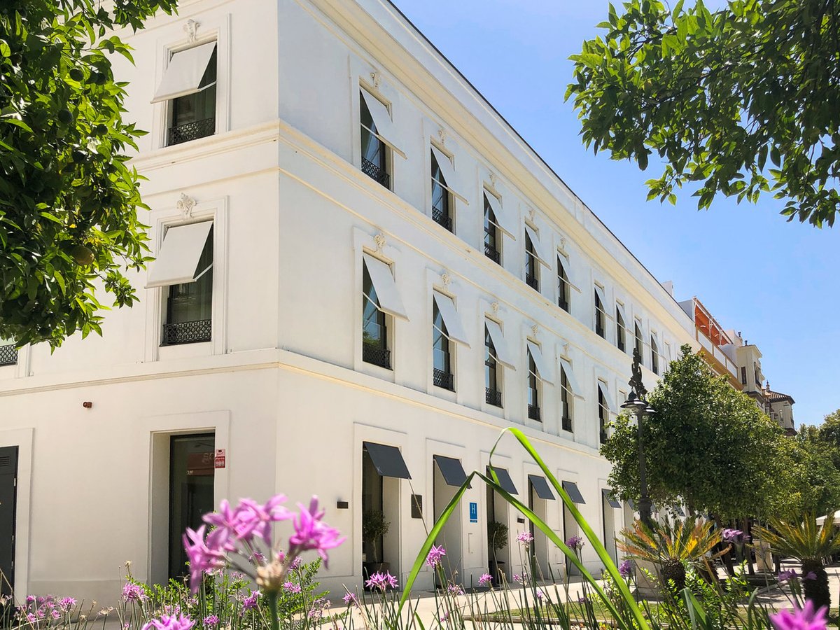 📢 ¡Estamos de celebración! Hotel Kivir y <a href="/CruzyOrtiz/">Cruz y Ortiz Arquitectos</a> reciben el Premio 3 Diamantes en la gala celebrada por @Mitsubishielectric_es ⁣⁣
⁣⁣
💚 Donde se reconocen los proyectos en arquitectura más sobresalientes en la actividad energética, muy orgullosos de Hotel Kivir