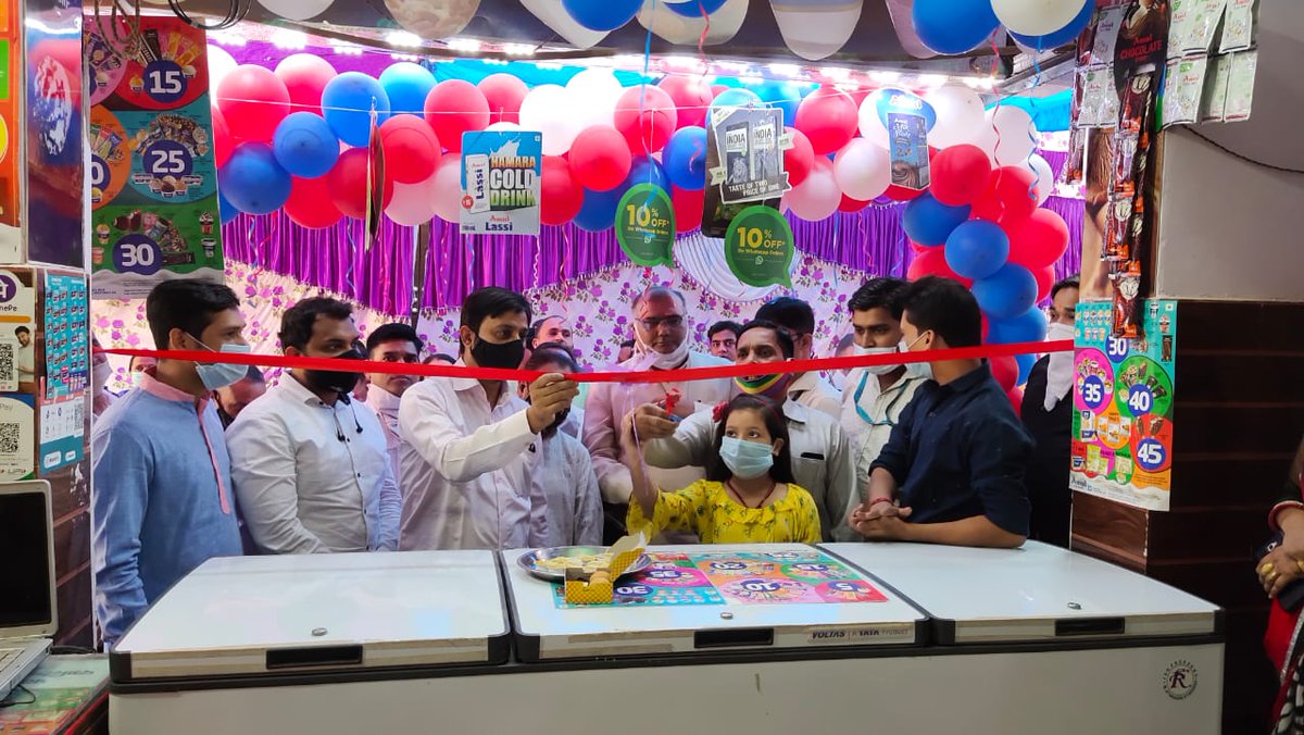 Two  Amul Centres were inaugurated in South West District of Delhi. 

Both resumed operations within past 15 days and making sales of Rs. 7-8 Thousand  Daily. This will boost confidence of VLEs and earning for VLE too.

Congratulations to Amit Porwal and Deepak Rajput.