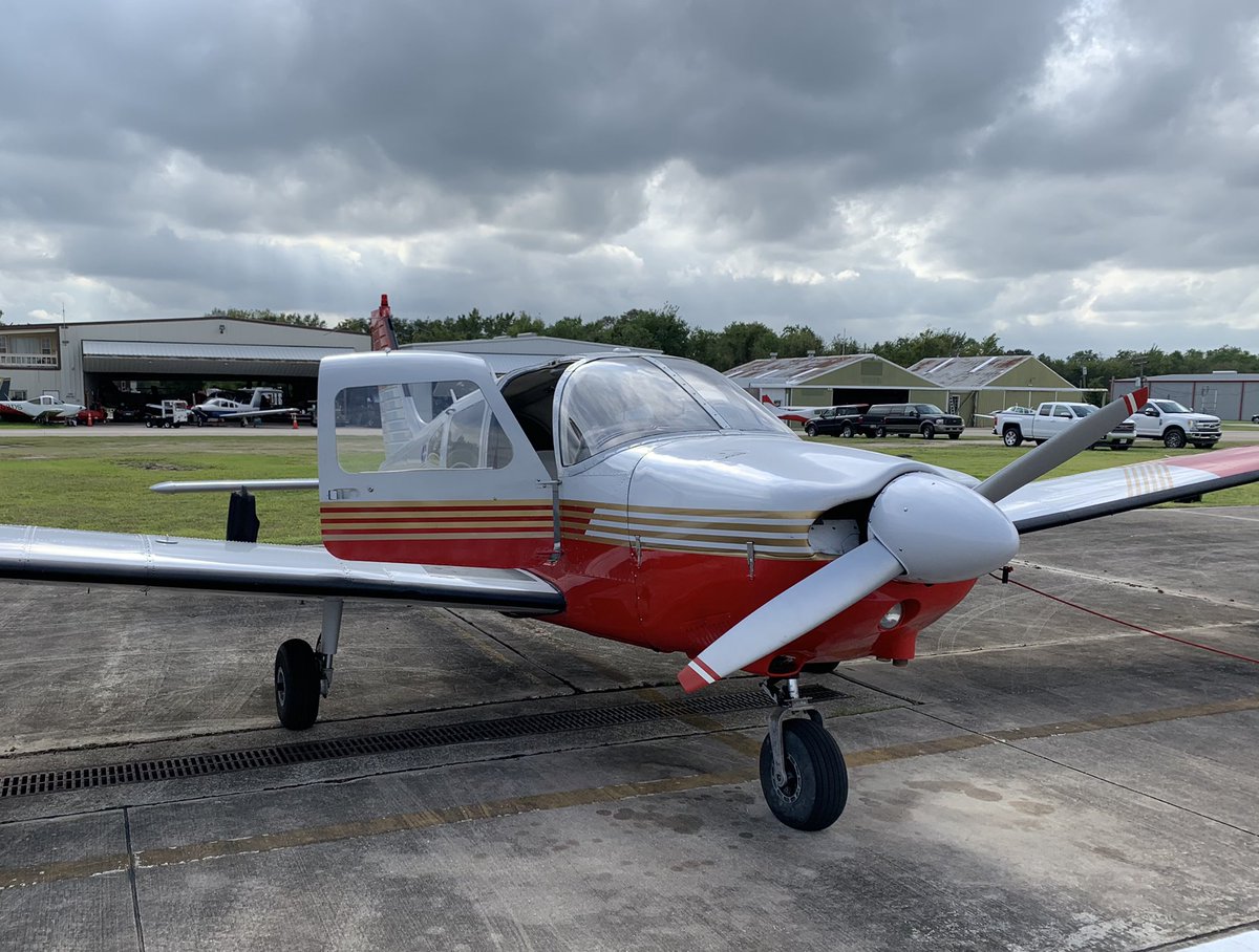 Malachi_Wolf's tweet photo. Weeell at least I got to sit in the cockpit! Weather is dumb. XD Thanks for trying @AllWheelDog @Azflip 

#Piper #AvGeek #GAFlying https://t.co/TdNkXBUOx3