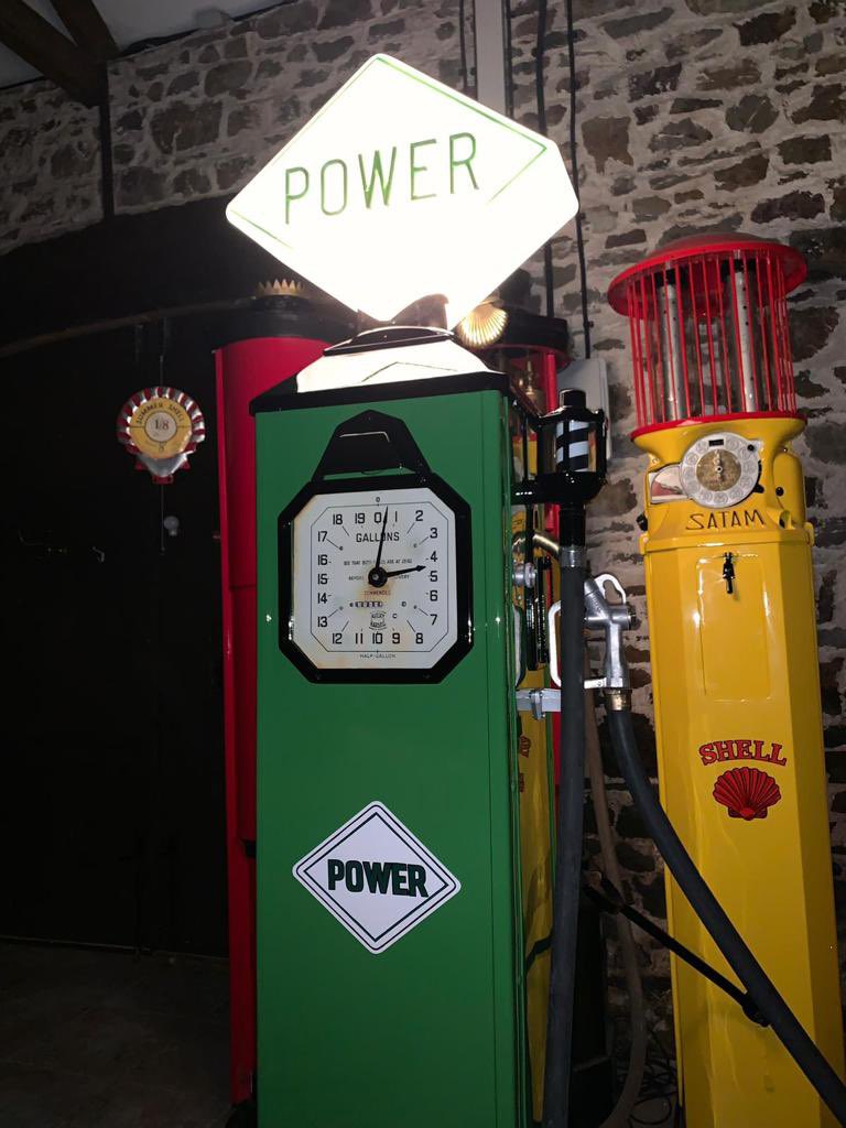UKREST0RATI0N's tweet image. UK Restoration’s latest fully restored Avery Hardoll 288 Petrol Pumps with fully restored internals in Shell and Power Liveries.
#clientprojects #Shell #averyhardoll #Shellmotorspirit #Power #restoration #petroliana #vintagepetrolpumps #motoring #signwriting #logos #automobilia