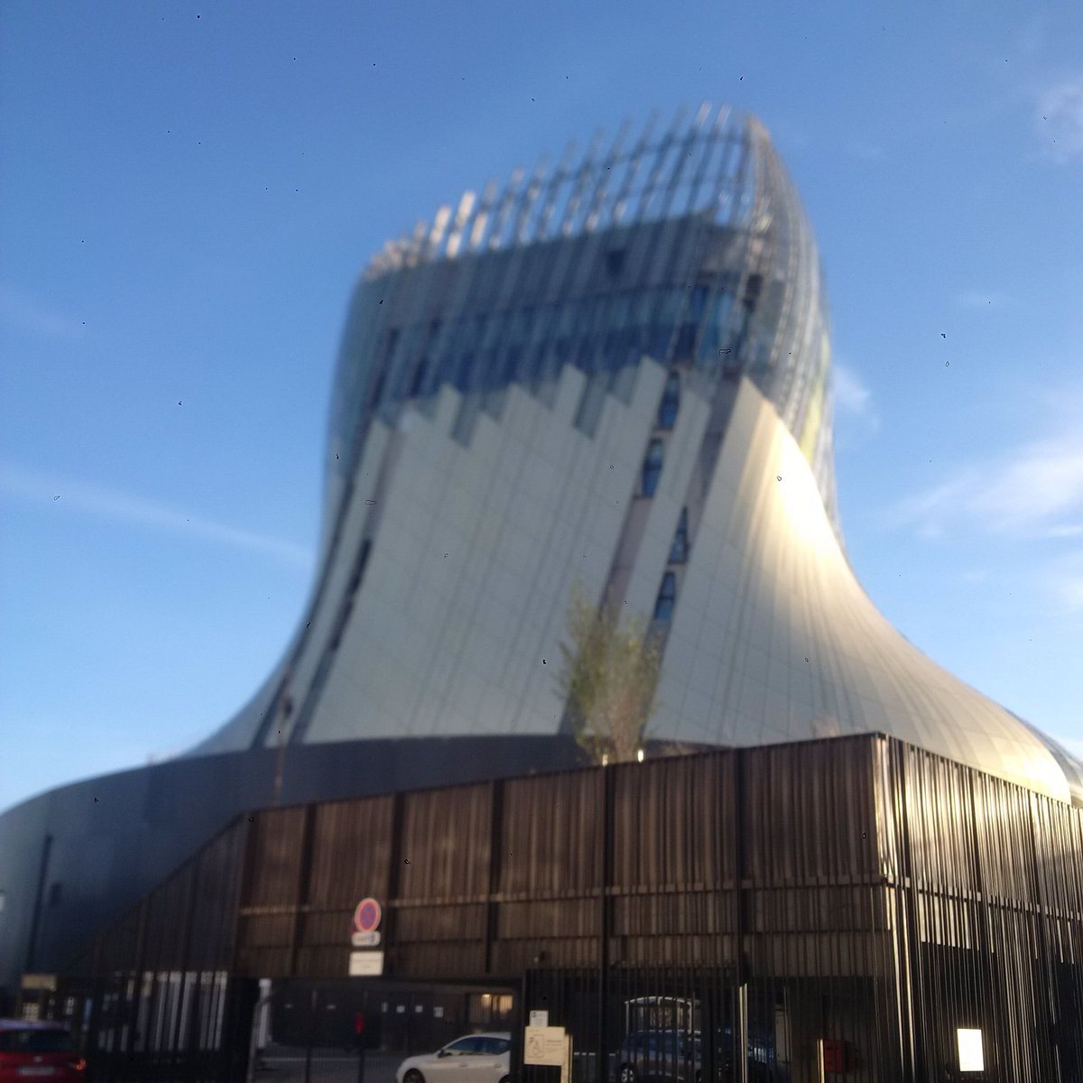 EricDOURNES's tweet image. Après un séminaire en vendée ce matin, soirée à la @laciteduvin de Bordeaux qui accueille en mode hybride avec nos moyens e-live la finale du concours du meilleur caviste de France en duplex avec @ThomasDutronc
#eventprof #elive #eevent #CreaSUD