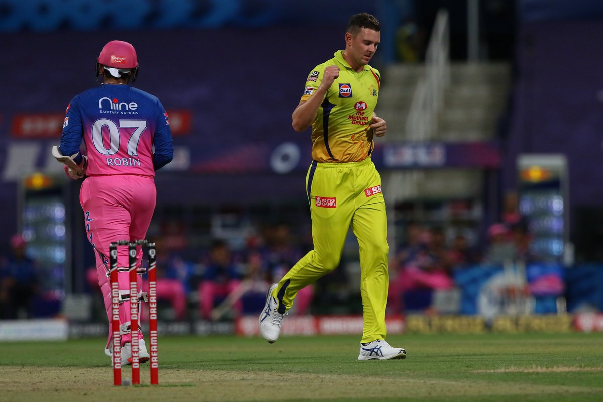 Josh Hazlewood takes the pace off this one and Robin Uthappa has miscued the shot straight to MS Dhoni! #RR 28/2 after 3.2 overs 🚨 Follow #IPL2020 #CSKvsRR 🏏 live: sportstar.thehindu.com/cricket/ipl/ip…