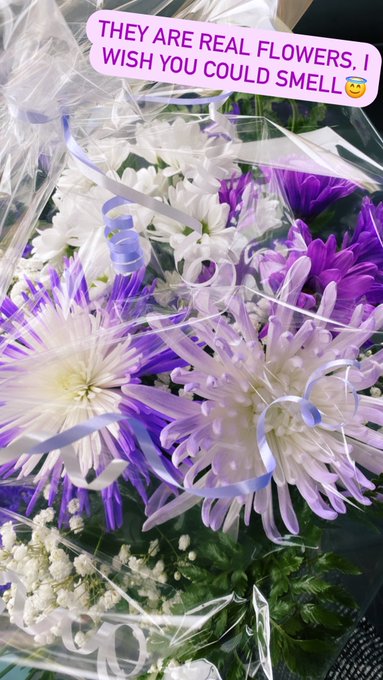 I hope you have a week full of love ❤️  Im bringing these beautiful flowers to a dear missing friend