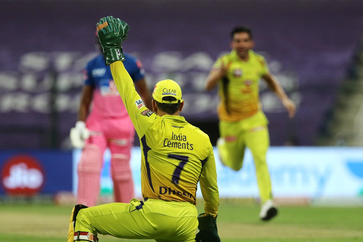 Sportstar (@sportstarweb) on Twitter photo 2020-10-19 16:27:56 Is reverse-ageing real? MS Dhoni might know a thing or two about the same. The #CSK skipper dives to his left to take what can surely be labelled as one of the best catches of #IPL2020, thus far! #RR 28/3 in 4.3 overs 🚨 Follow #CSKvsRR 🏏 live: sportstar.thehindu.com/cricket/ipl/ip… Is reverse-ageing real? MS Dhoni might know a thing or two about the same. The #CSK skipper dives to his left to take what can surely be labelled as one of the best catches of #IPL2020, thus far! #RR 28/3 in 4.3 overs 🚨 Follow #CSKvsRR 🏏 live: sportstar.thehindu.com/cricket/ipl/ip…