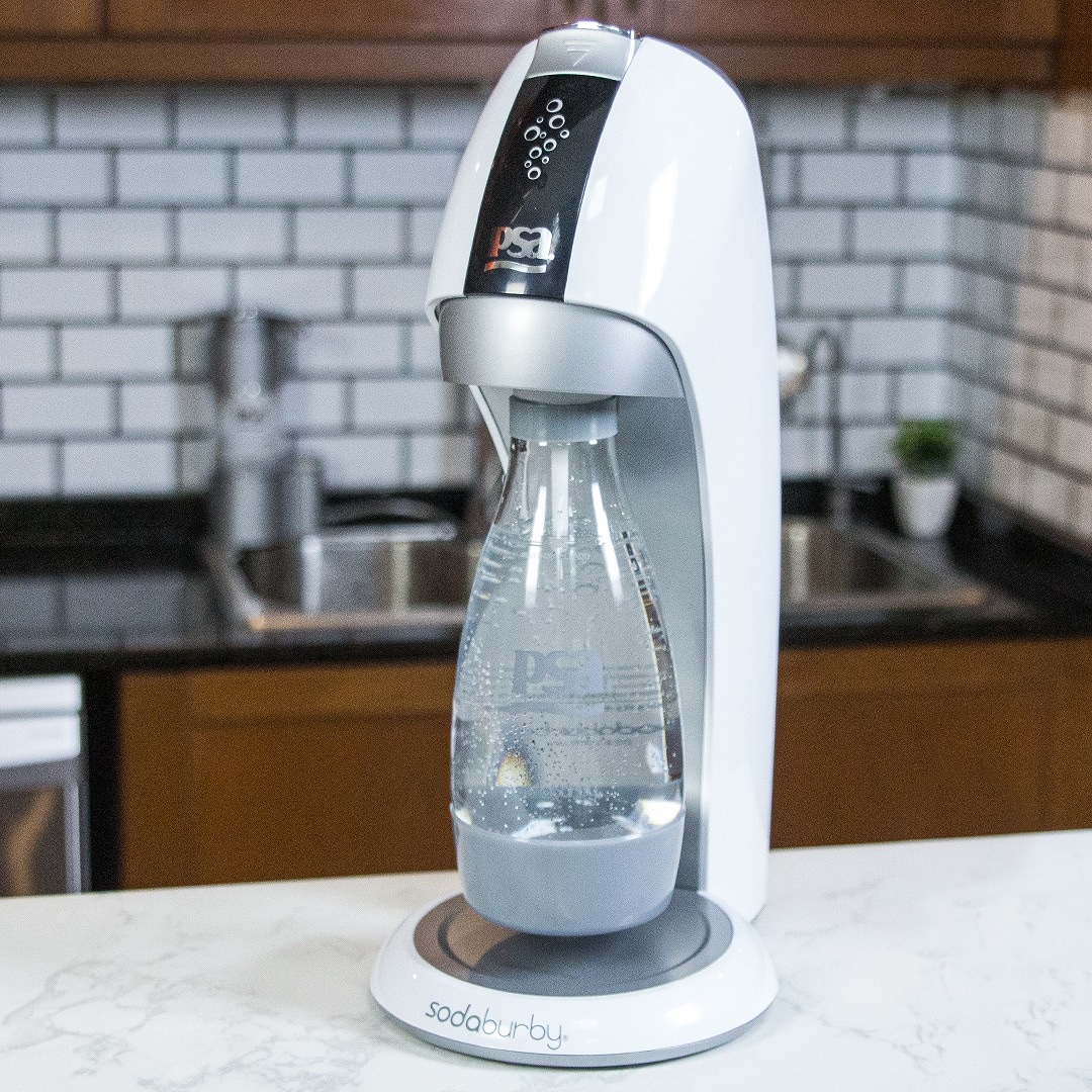 Agua gasificada en todo momento para vos y tu familia 😄👨‍👩‍👦‍👦
.
<<Descubrí #SodaBurby >> 👇 llená la botella con agua, presioná el gasificador y listo!
.
#soda #PSAMejoraTuVida #PrimaveraPSA #aguaPSA #aguagasificadaPSA