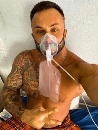 Guglielminetti's tweet image. L’nfluenceur Dmitriy Stuzhuk, suivi par plus d'un million de personnes sur Instagram, disait à ses abonnés que la Covid19 n'existait pas. Il en est mort samedi à l'âge de 33 ans. 
 fr.news.yahoo.com/mort-dmitriy-s…