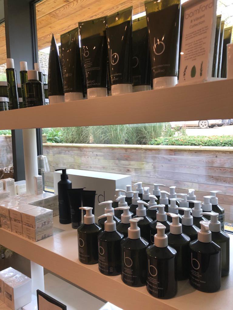 The best way to shop for presents comes with a bite to eat in the Terrace and an autumnal walk in the gardens... #shoplocal #masham