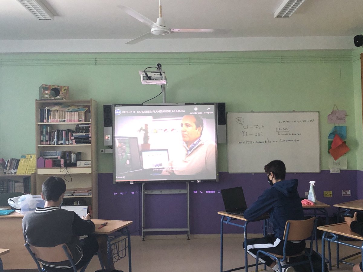 Carolinaciencia's tweet photo. Seguimos trabajando en FQ de 4, producto final vídeo sobre exoplanetas. Hay que invertir en  investigación en nuestra localidad: @iaa_csic  proyecto Carmenes y explicar el átomo. Trabajo en equipo https://t.co/32CoqdRVM2