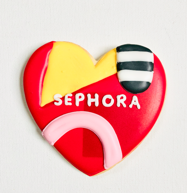 davelackie's tweet photo. Now here is a delicious idea!! @Sephora sent a sugar cookie in their holiday press kit to beauty editors. Pretty and tasty!! https://t.co/3ABhotDkpw
