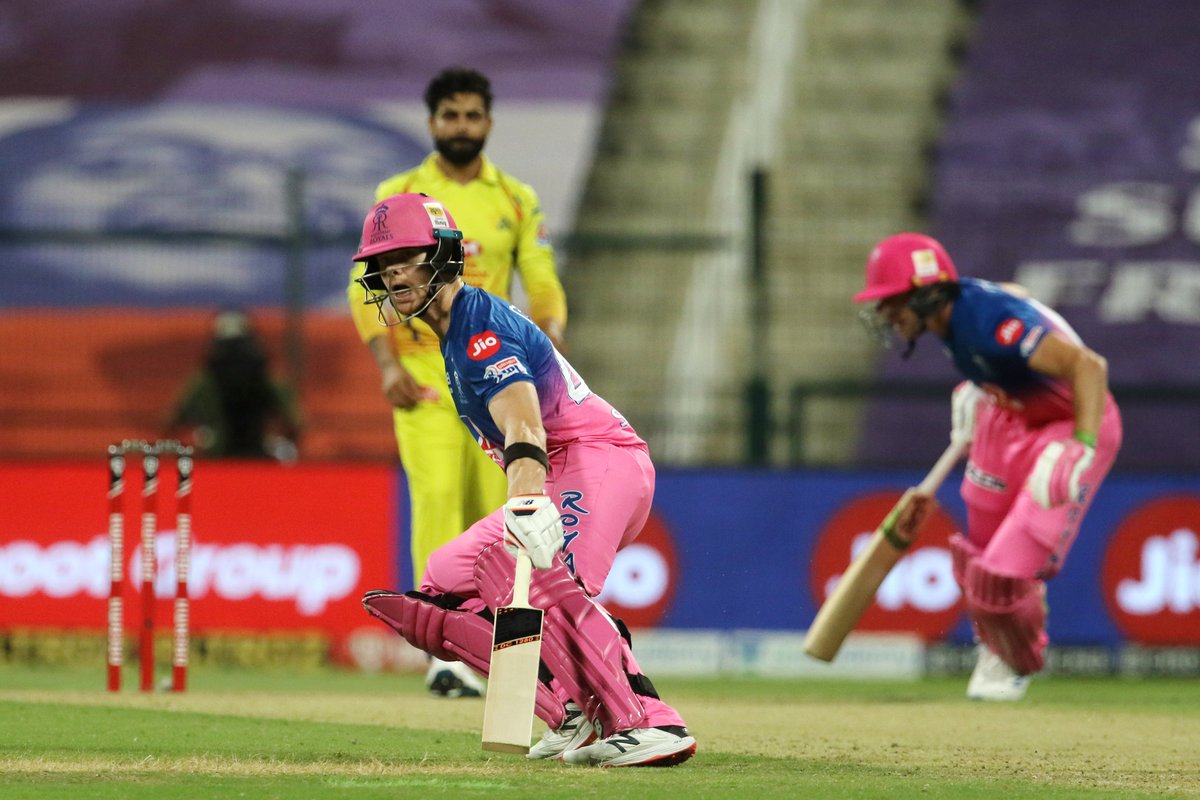 Halfway through the innings, #RR has managed to put up 59/3 on the scoreboard. The side needs 67 runs to win in 60 balls. 🚨 Follow #IPL2020 #CSKvsRR 🏏 live: sportstar.thehindu.com/cricket/ipl/ip…