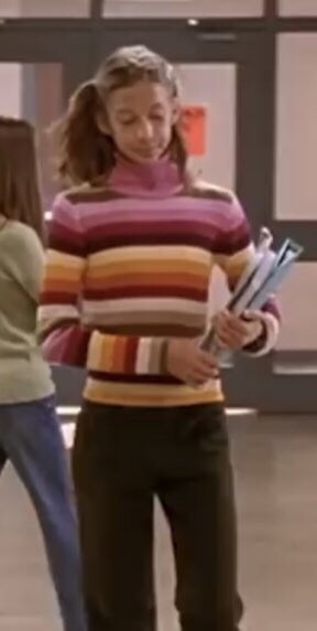 GoCanadianEhPod's tweet photo. Rumors and Reputations. Emma knows the best time to wear a stripe sweater: all the time. And no one rocks a hairnet like lunchlady Spinner #Spemma https://t.co/4lN7cFyaEg