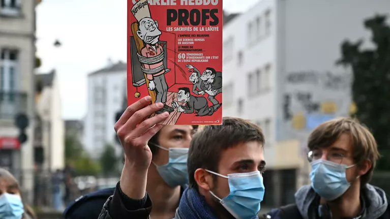  Las 13 regiones de Francia han acordado la publicación de un libro de caricaturas políticas y religiosas para ser difundidas en los institutos del país como reacción al asesinato del profesor Samuel Paty.